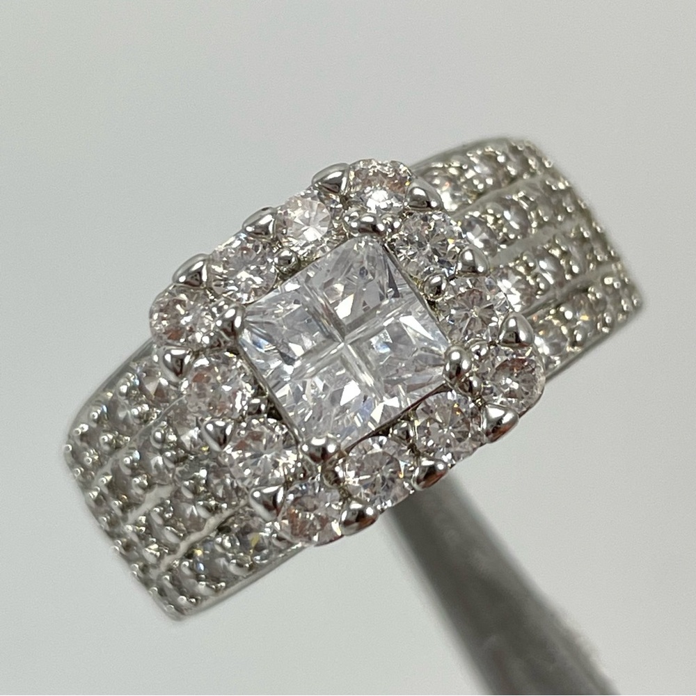 Silver Diamond White CZ Halo Engagement Ring Princess Cut Pave Band Statement